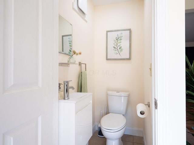 1156 S Champion Ave, Columbus, OH 43206 - bathroom featuring tile patterned flooring and vanity