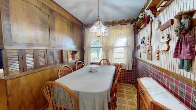 1371 Township Road 200, Bellefontaine, OH 43311 - dining area featuring a chandelier and wallpapered walls