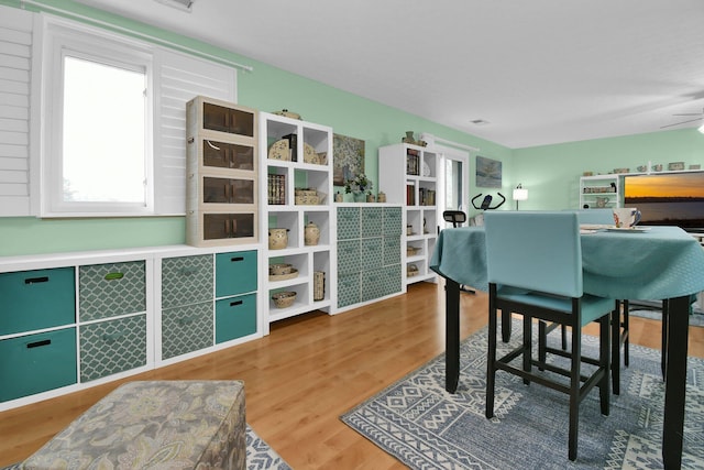 5885 Beechcroft Rd Unit 315, Columbus, OH 43229 - dining room with wood finished floors and a ceiling fan