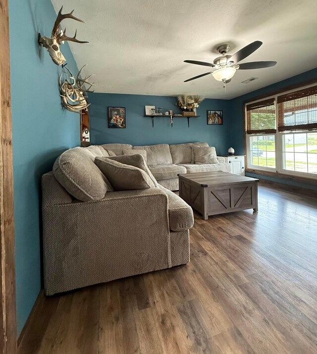 1775 Shoshoni Dr, Circleville, OH 43113 - living area featuring wood finished floors and ceiling fan