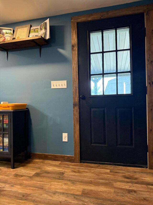 1775 Shoshoni Dr, Circleville, OH 43113 - entryway with wood finished floors and baseboards