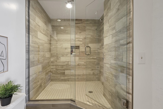 432 E Rich St Unit 4A, Columbus, OH 43215 - bathroom featuring a shower stall