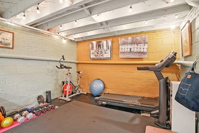 202 N Stanwood Rd, Bexley, OH 43209 - exercise area featuring track lighting