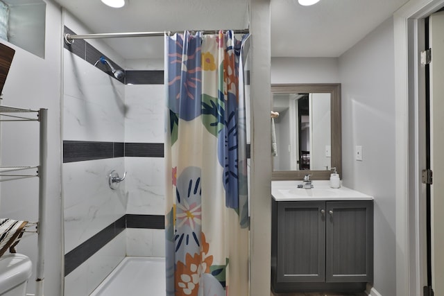 3216 Howey Rd, Columbus, OH 43224 - bathroom with curtained shower and vanity