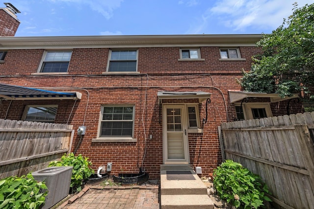 1831 NW Blvd Unit B, Columbus, OH 43212 - doorway to property with brick siding