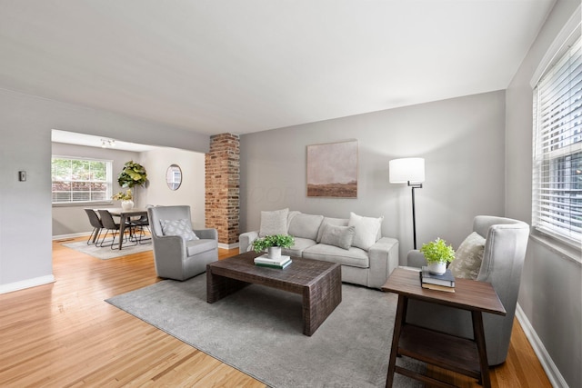 1831 NW Blvd Unit B, Columbus, OH 43212 - living room featuring light wood-style floors and baseboards