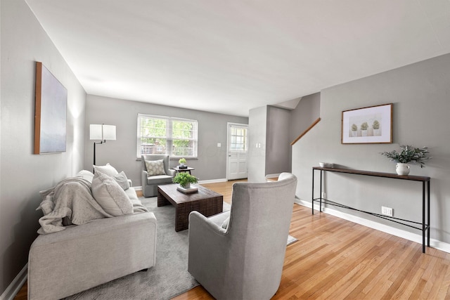 1831 NW Blvd Unit B, Columbus, OH 43212 - living area with light wood-style flooring and baseboards