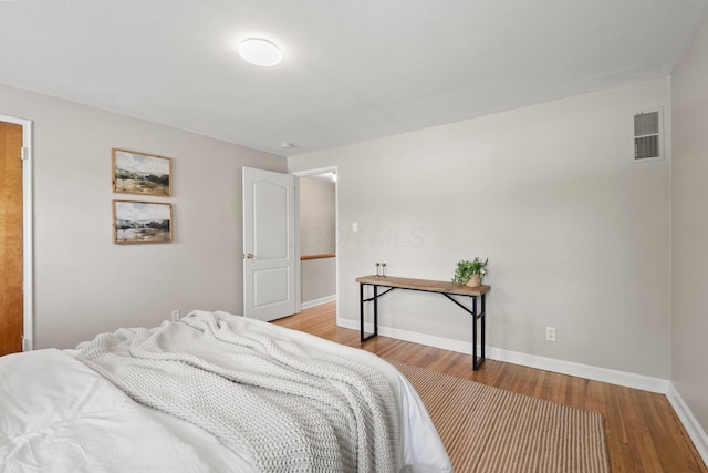 1831 NW Blvd Unit B, Columbus, OH 43212 - bedroom with wood finished floors and baseboards