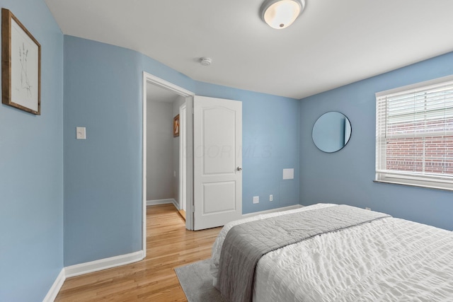 1831 NW Blvd Unit B, Columbus, OH 43212 - bedroom featuring light wood-type flooring and baseboards