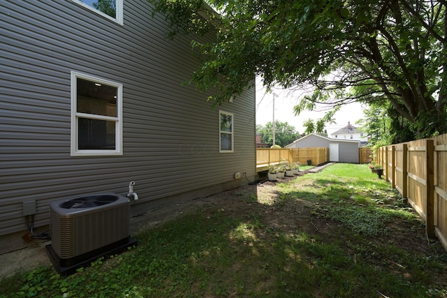 1275 Wager St, Columbus, OH 43206 - view of fenced backyard