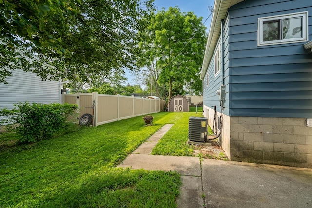 5452 Roche Ct W, Columbus, OH 43229 - fenced backyard featuring a storage shed