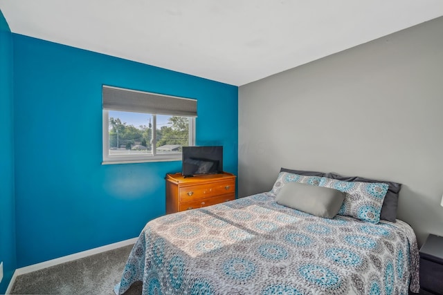 5452 Roche Ct W, Columbus, OH 43229 - carpeted bedroom featuring baseboards