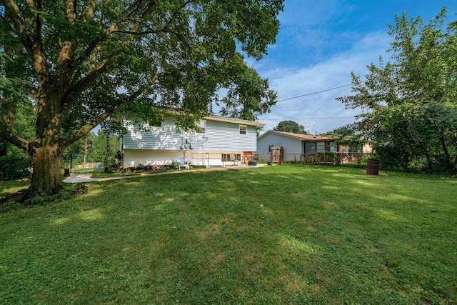6563 Karl Rd, Columbus, OH 43229 - view of yard