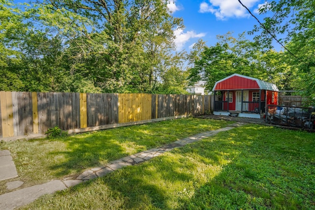972 E 12th Ave, Columbus, OH 43211 - fenced backyard featuring an outdoor structure
