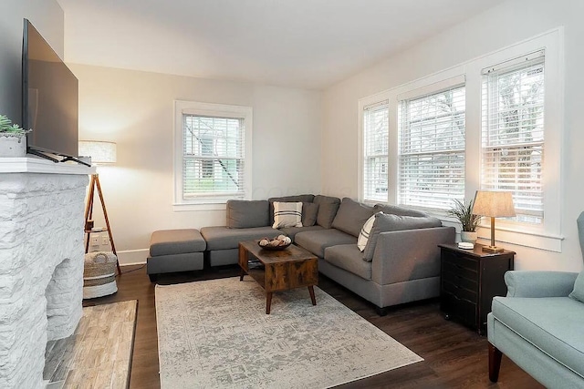 184 E Patterson Ave, Columbus, OH 43202 - living area featuring dark wood-style flooring