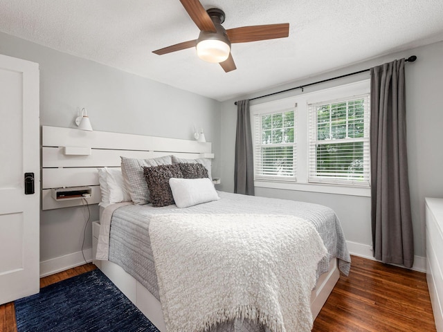 1368 Elmwood Ave, Columbus, OH 43212 - bedroom with wood finished floors, a ceiling fan, and a textured ceiling