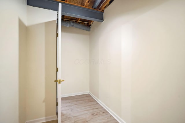 5535 Village Xing, Hilliard, OH 43026 - hall with light wood-style flooring and baseboards