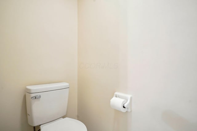 5535 Village Xing, Hilliard, OH 43026 - bathroom featuring toilet