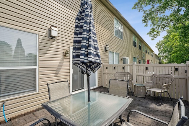 5535 Village Xing, Hilliard, OH 43026 - deck featuring a patio area and outdoor dining area