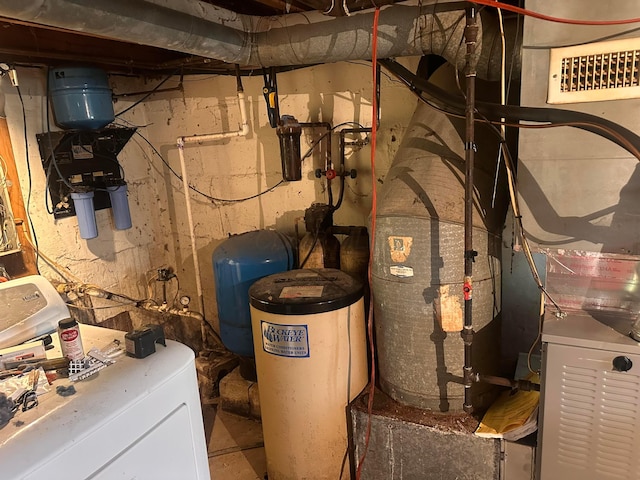 7365 Hayden Run Rd, Hilliard, OH 43026 - utility room featuring washer / dryer