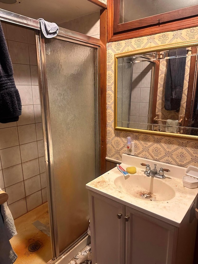 7365 Hayden Run Rd, Hilliard, OH 43026 - full bathroom with vanity, a shower stall, and wallpapered walls