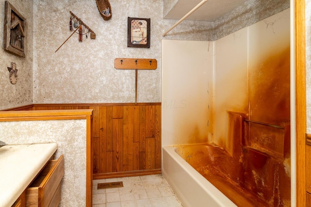 4019 Mink St SW, Pataskala, OH 43062 - full bath with wooden walls and shower / washtub combination