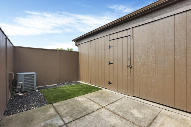 2356 Gavinley Way, Columbus, OH 43220 - view of patio featuring central AC