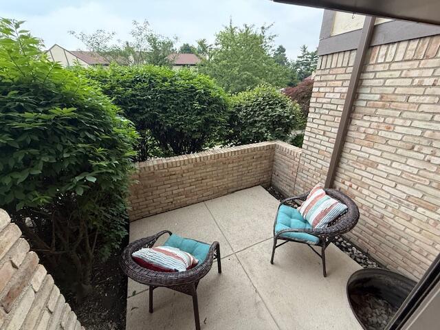 2356 Gavinley Way, Columbus, OH 43220 - view of patio with a balcony