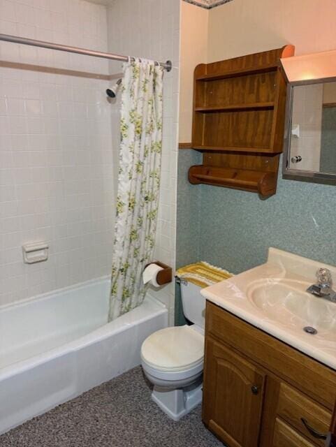 2377 E Howard Rd, Obetz, OH 43207 - full bath featuring vanity and shower / bath combo