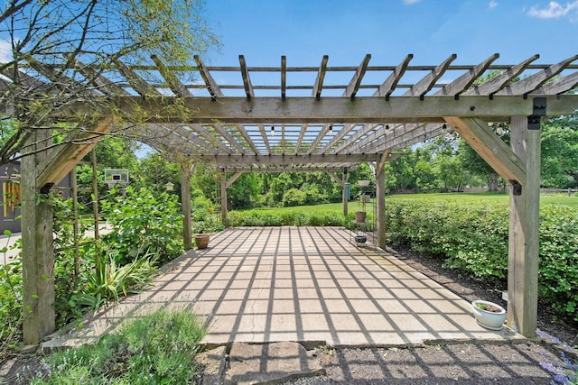2946 Lewis Center Rd, Lewis Center, OH 43035 - view of patio featuring a pergola
