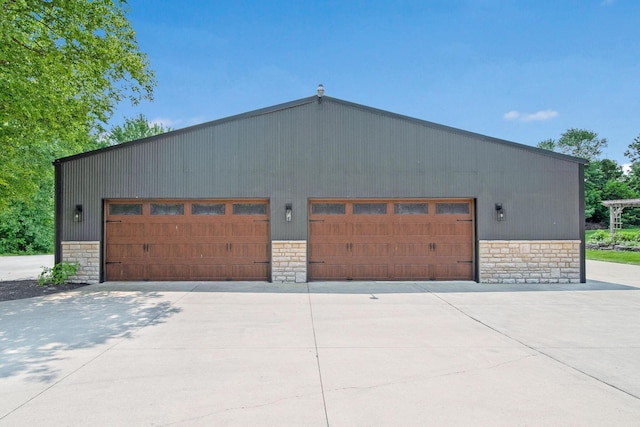 2946 Lewis Center Rd, Lewis Center, OH 43035 - view of detached garage