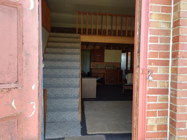 1125 Roberts Mill Rd, London, OH 43140 - view of stairway