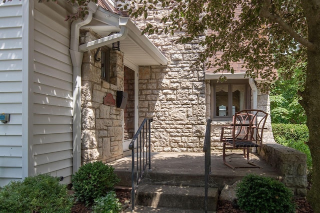 328 Chatham Rd, Columbus, OH 43214 - view of exterior entry featuring stone siding