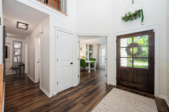 1355 Fisher Run Ct, Columbus, OH 43235 - foyer entrance with dark wood-type flooring