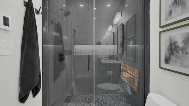 1098 Oregon Ave, Columbus, OH 43201 - full bathroom with toilet and a stall shower