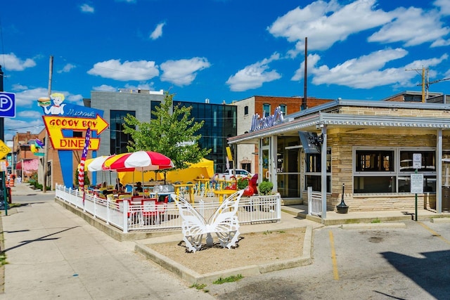 1098 Oregon Ave, Columbus, OH 43201 - view of building exterior with uncovered parking