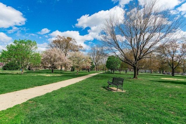 1098 Oregon Ave, Columbus, OH 43201 - view of community with a lawn