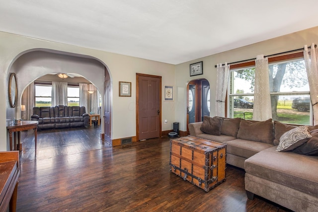 2380 Cedar Hill Rd SW, Amanda, OH 43102 - living area with arched walkways and wood finished floors