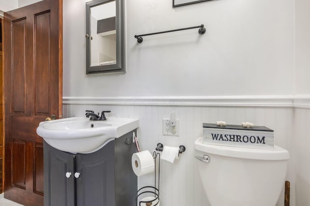 2380 Cedar Hill Rd SW, Amanda, OH 43102 - bathroom with wainscoting and vanity