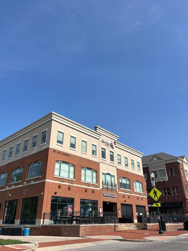 591 Knights Ave, Columbus, OH 43230 - view of building exterior