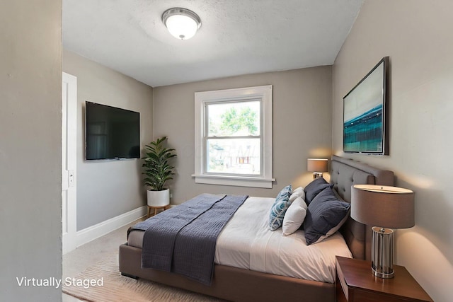 334 S Richardson Ave, Columbus, OH 43204 - carpeted bedroom with baseboards
