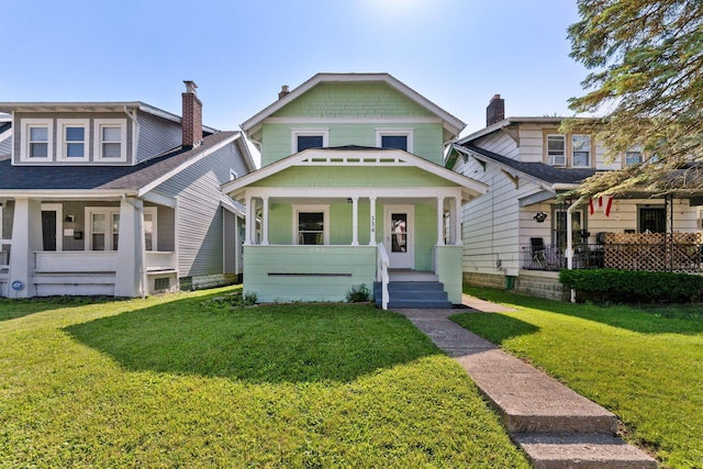 334 S Richardson Ave, Columbus, OH 43204 - view of front of house featuring a front yard and covered porch