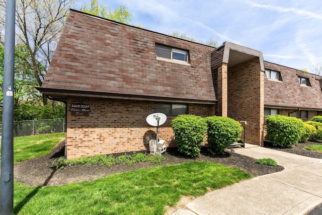 3204 Chateau Morse Ct, Columbus, OH 43231 - view of home's exterior with brick siding