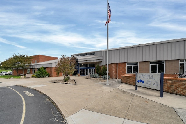 125 Fallen Ash Dr, Granville, OH 43023 - view of building exterior