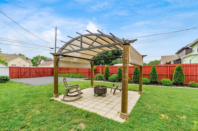 171 S Brinker Ave, Columbus, OH 43204 - view of yard featuring an outdoor fire pit, a patio area, and a pergola