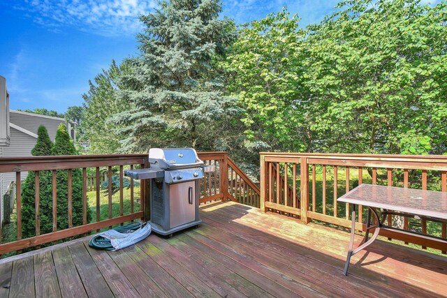 7879 Sudeley Ct, Westerville, OH 43081 - deck with grilling area