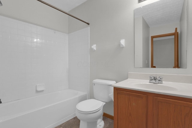 3062 Nomination Ln Unit 260, Columbus, OH 43207 - full bath with vanity, shower / bathtub combination, and tile patterned flooring
