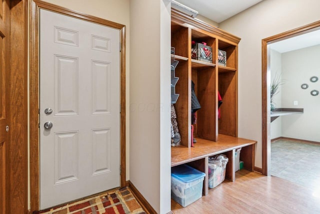 332 Waters Edge Dr, Hebron, OH 43025 - mudroom featuring baseboards and light wood-style floors