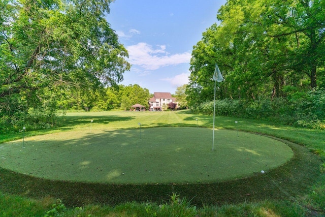 332 Waters Edge Dr, Hebron, OH 43025 - view of community with a putting green and a yard
