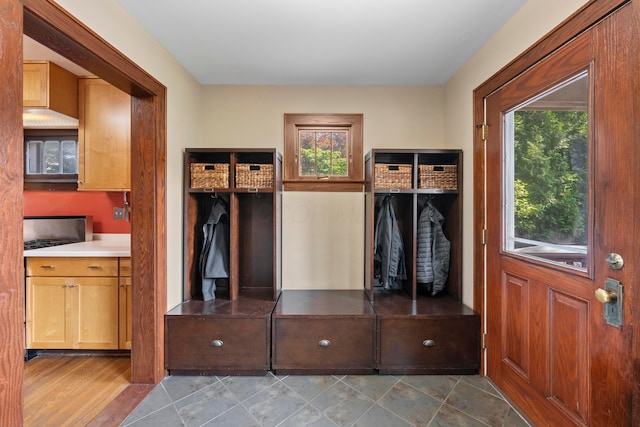 1480 Lincoln Rd, Columbus, OH 43212 - view of mudroom